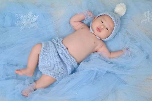 清镇摸孕妇肚子沾喜气